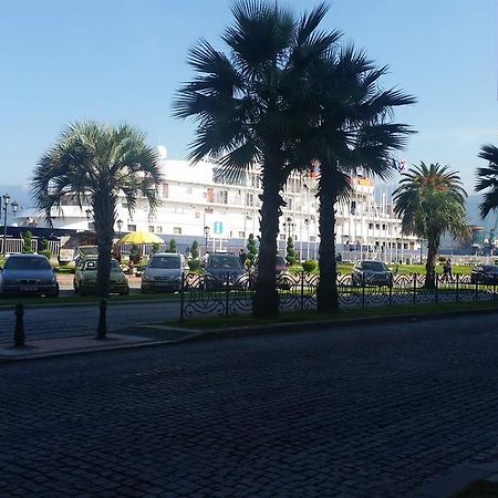 Nini'S Apartments Batum Dış mekan fotoğraf
